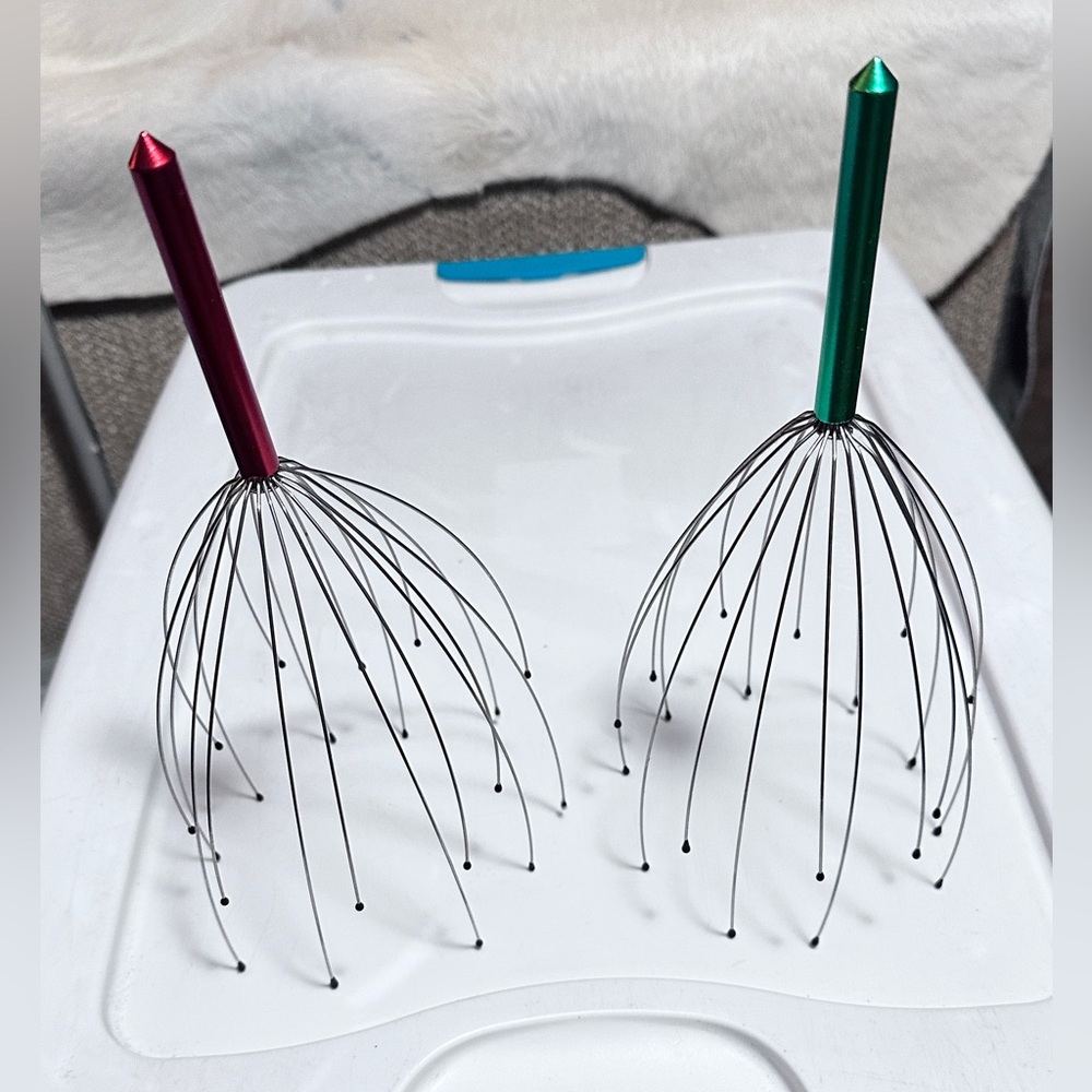 Metal Head Massager Set - Red and Green